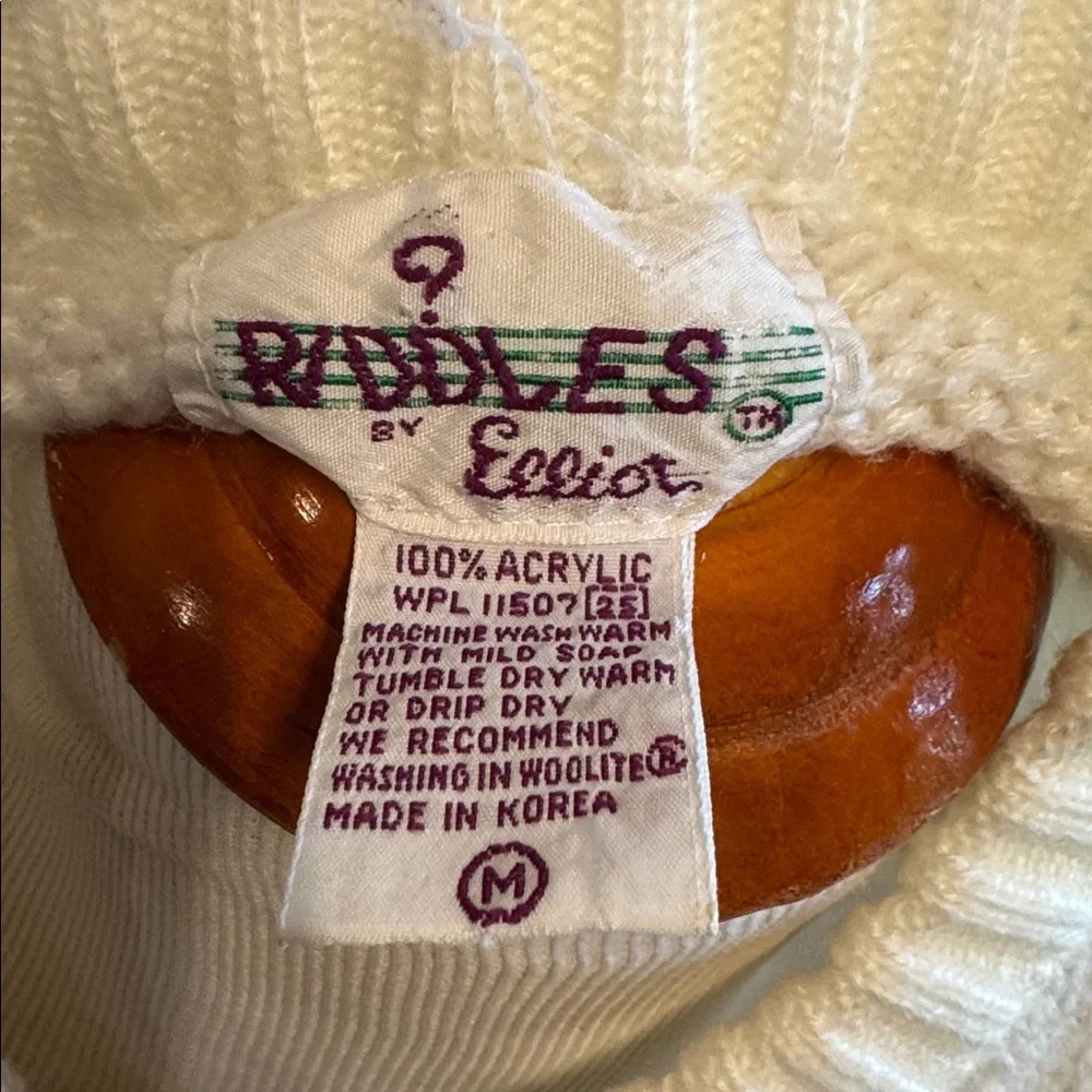 Vintage Hand Knit Cream Cardigan with Embroidered Details - Picture 7 of 7